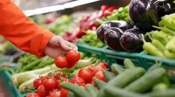 بين الحرب والتضخم.. قصص المصريين مع الغلاء اليومي